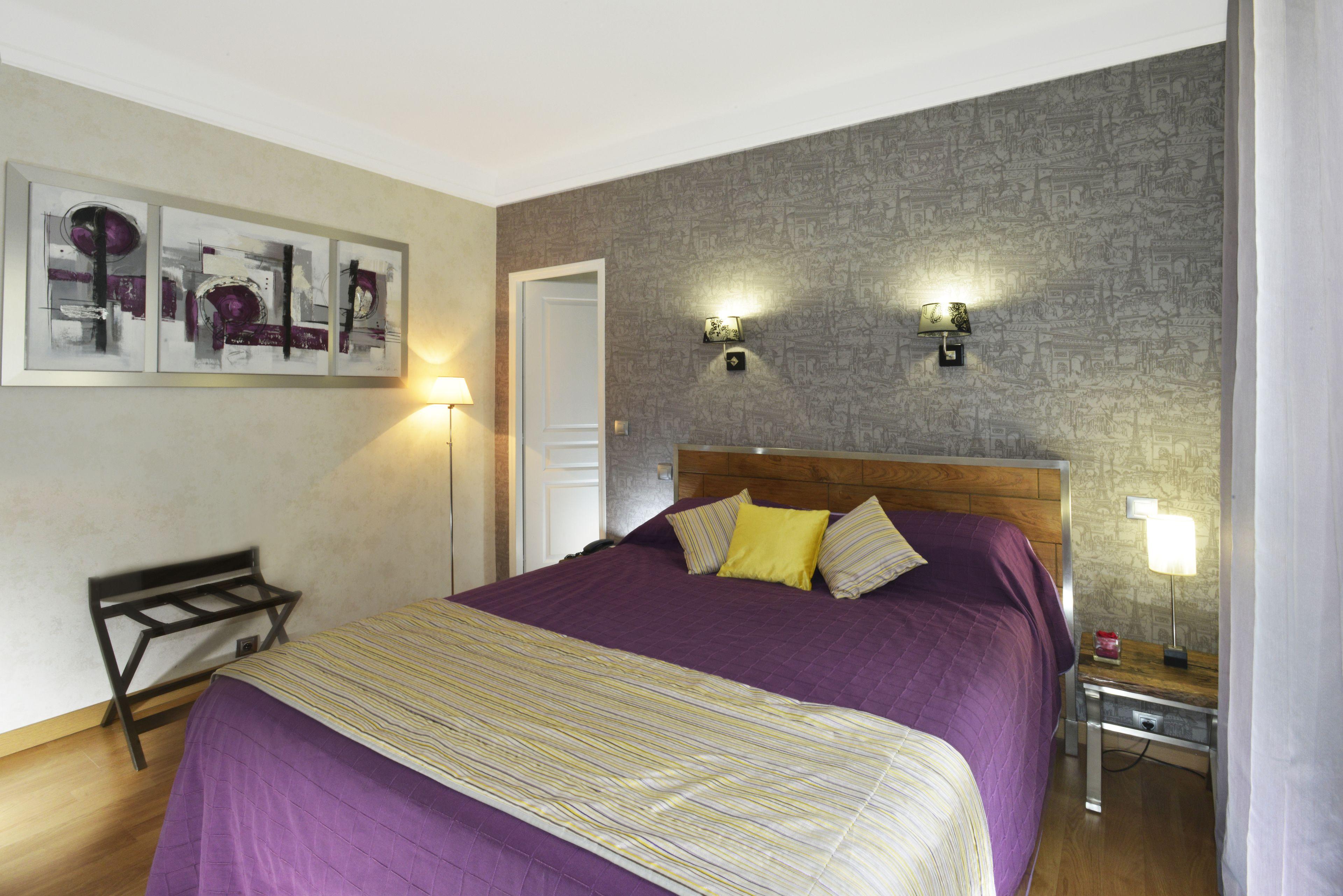 Hotel Carladez Cambronne 3*
