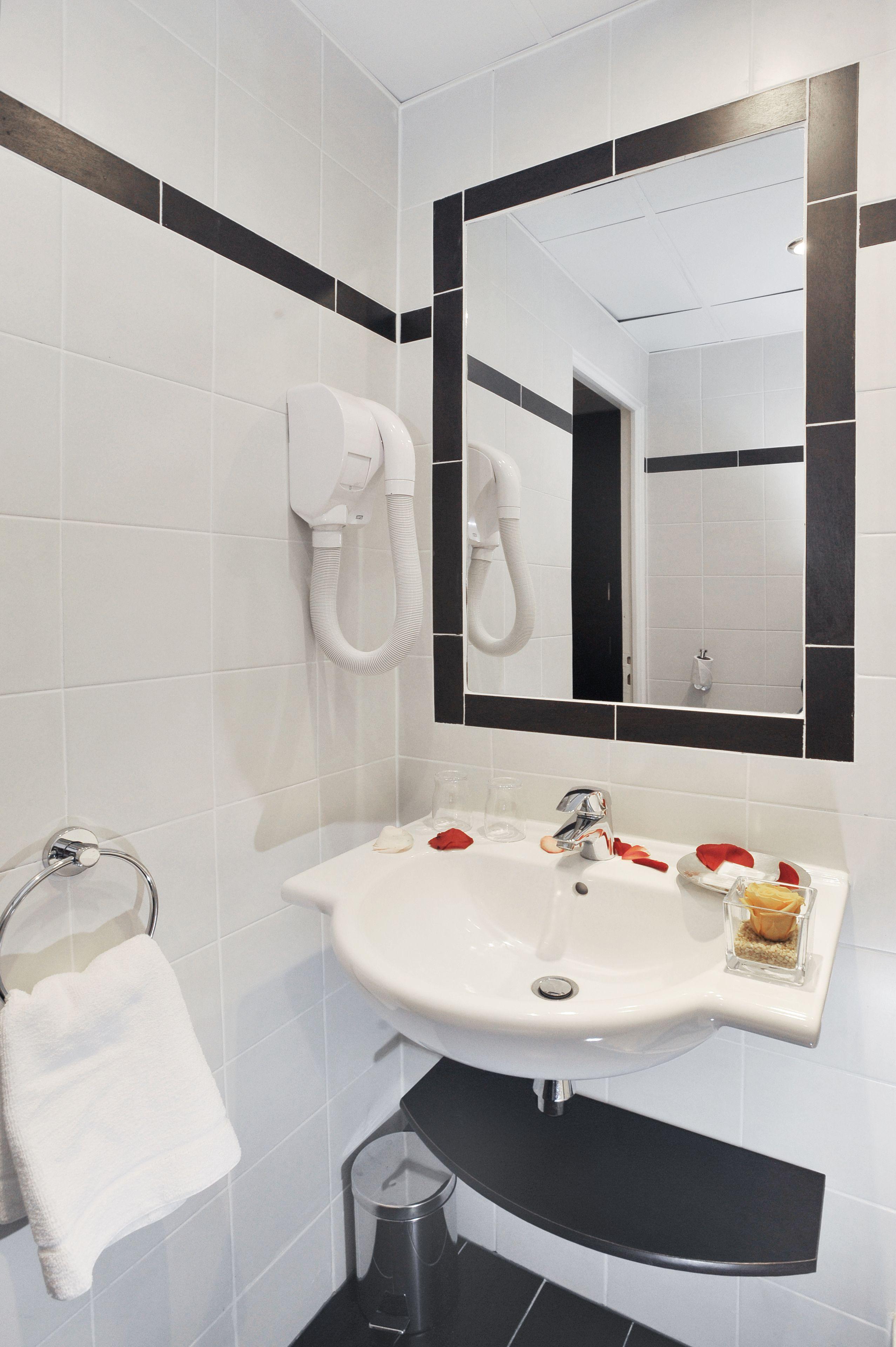 Carladez Cambronne 3*