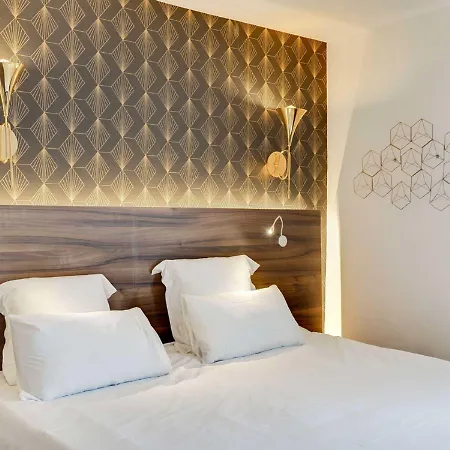Hotel Carladez Cambronne 3*
