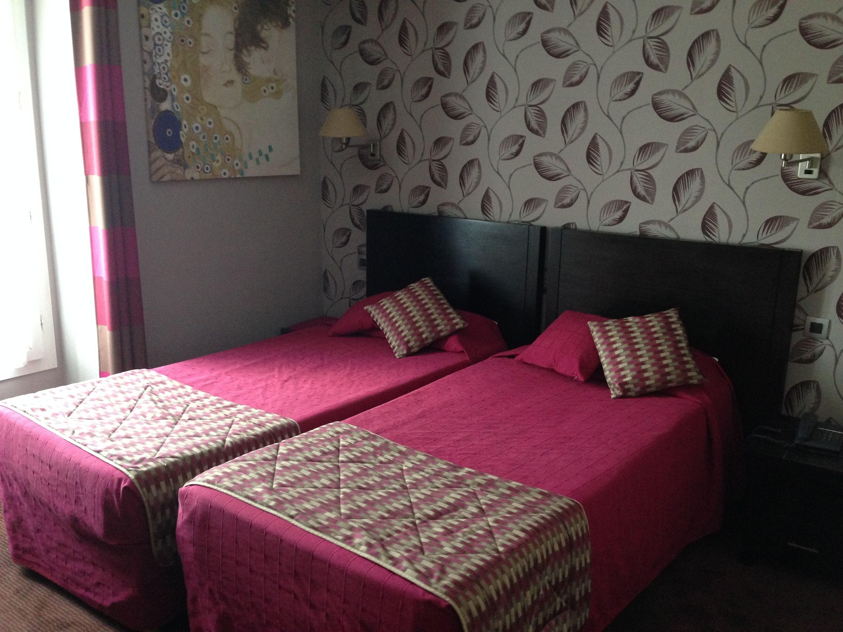 Hotel Carladez Cambronne 3*