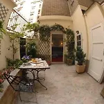 Hotel Carladez Cambronne 3*