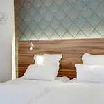 Hotel Carladez Cambronne 3*