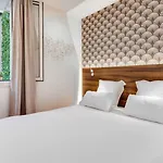 Carladez Cambronne Hotel 3*