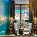 Carladez Cambronne Hotel