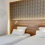 Carladez Cambronne Hotel 3*