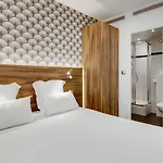Carladez Cambronne Hotel 3*