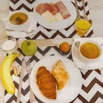 Carladez Cambronne Hotel 3*