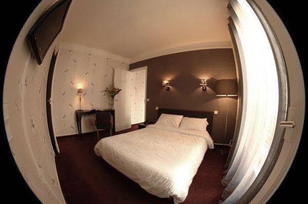 Hotel Carladez Cambronne 3*