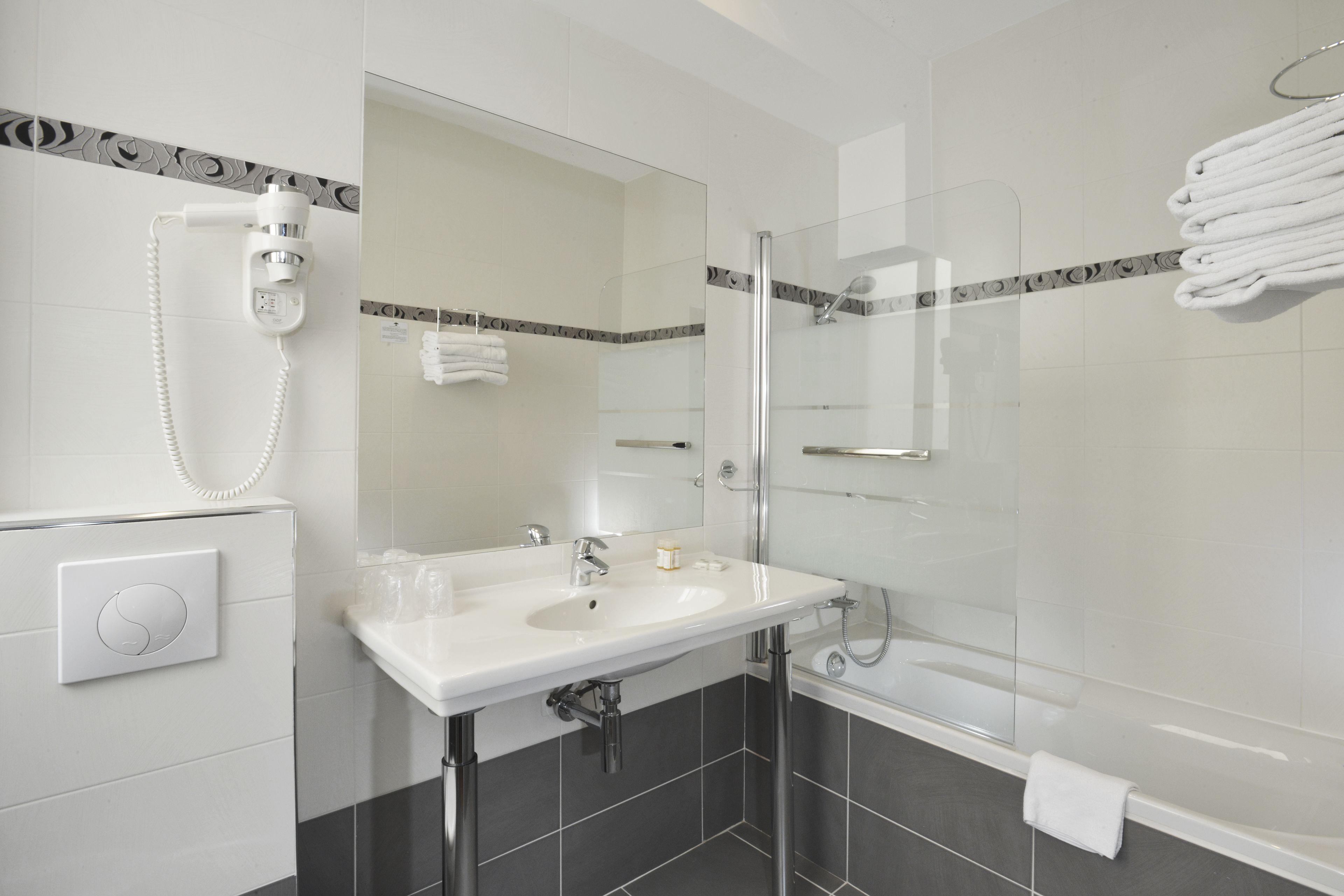 Carladez Cambronne 3*